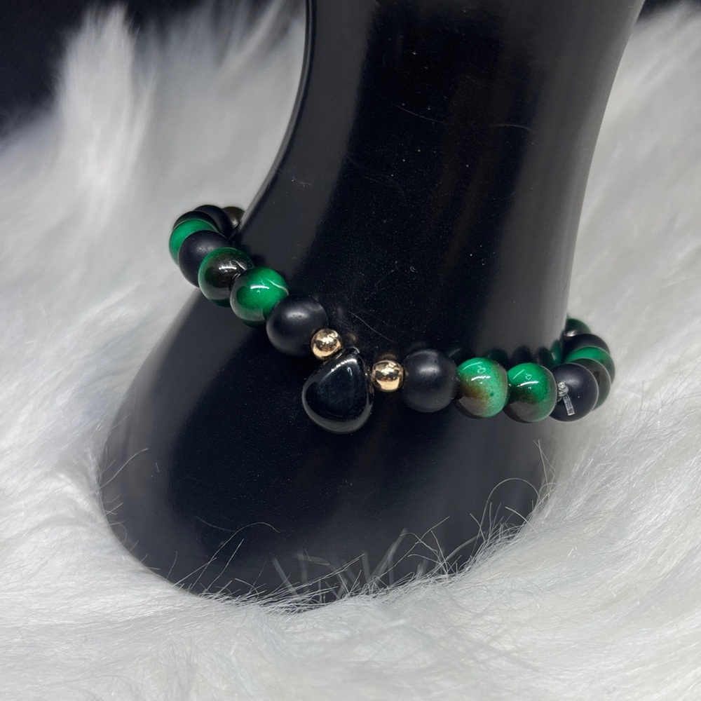 Green Tiger’s Eye and Black Onyx Stretch Bracelet
